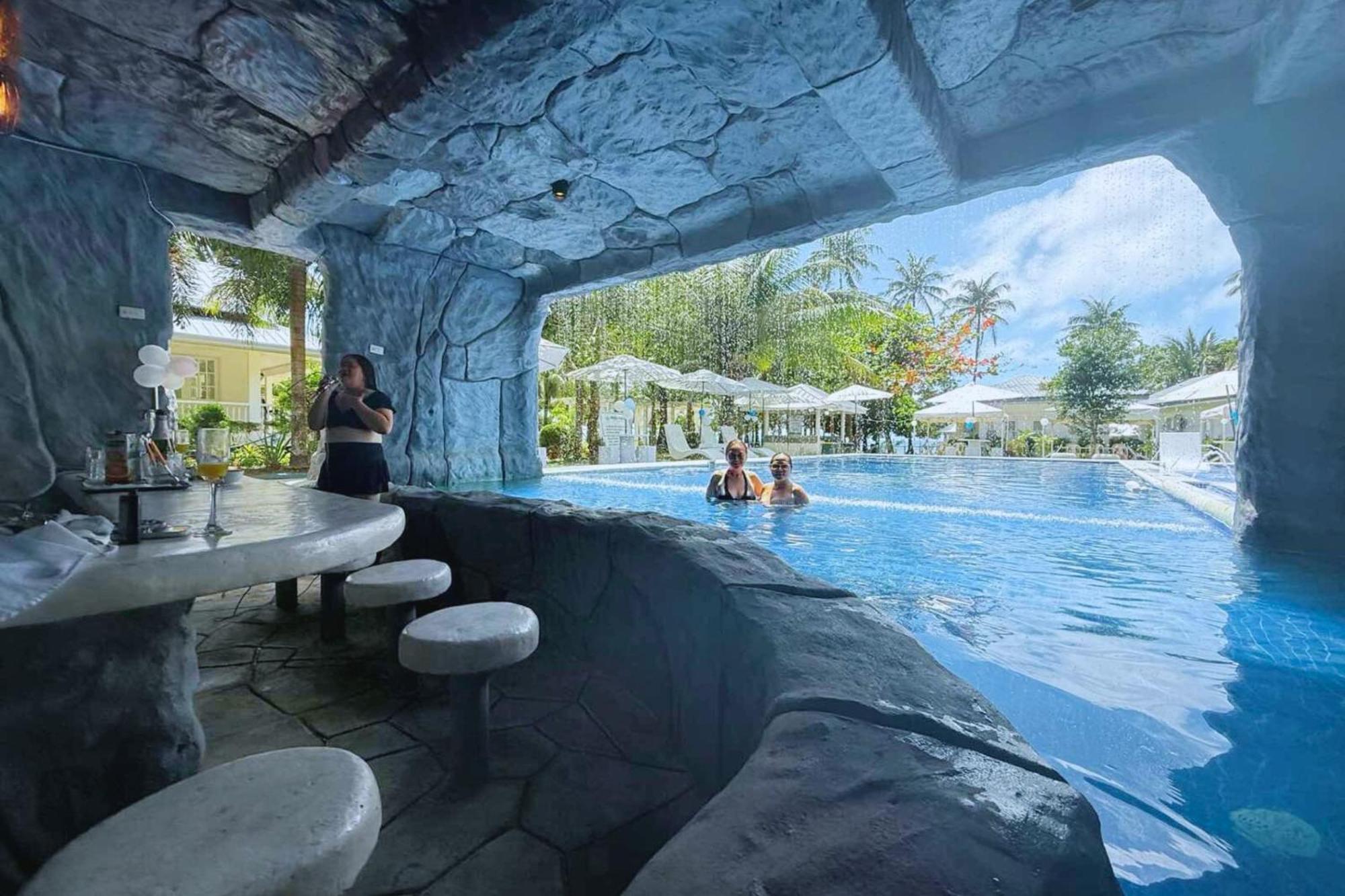 Kehalani Beach Resort By Cocotel Quezon  Exterior photo